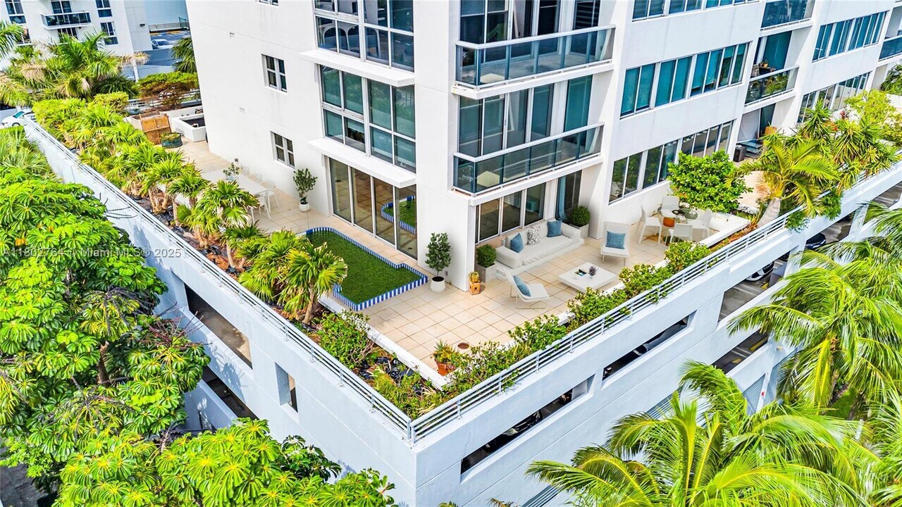 7929 West Dr in North Bay Village, FL - Building Photo