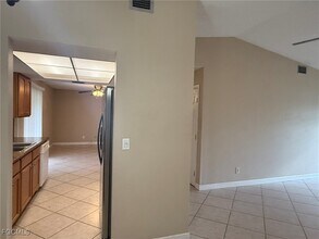 4344 SW 7th Ave in Cape Coral, FL - Foto de edificio - Building Photo