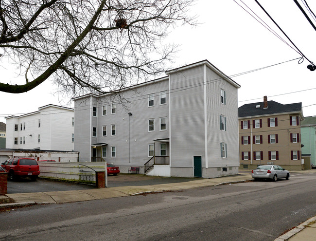 107 Nelson St in New Bedford, MA - Building Photo - Building Photo