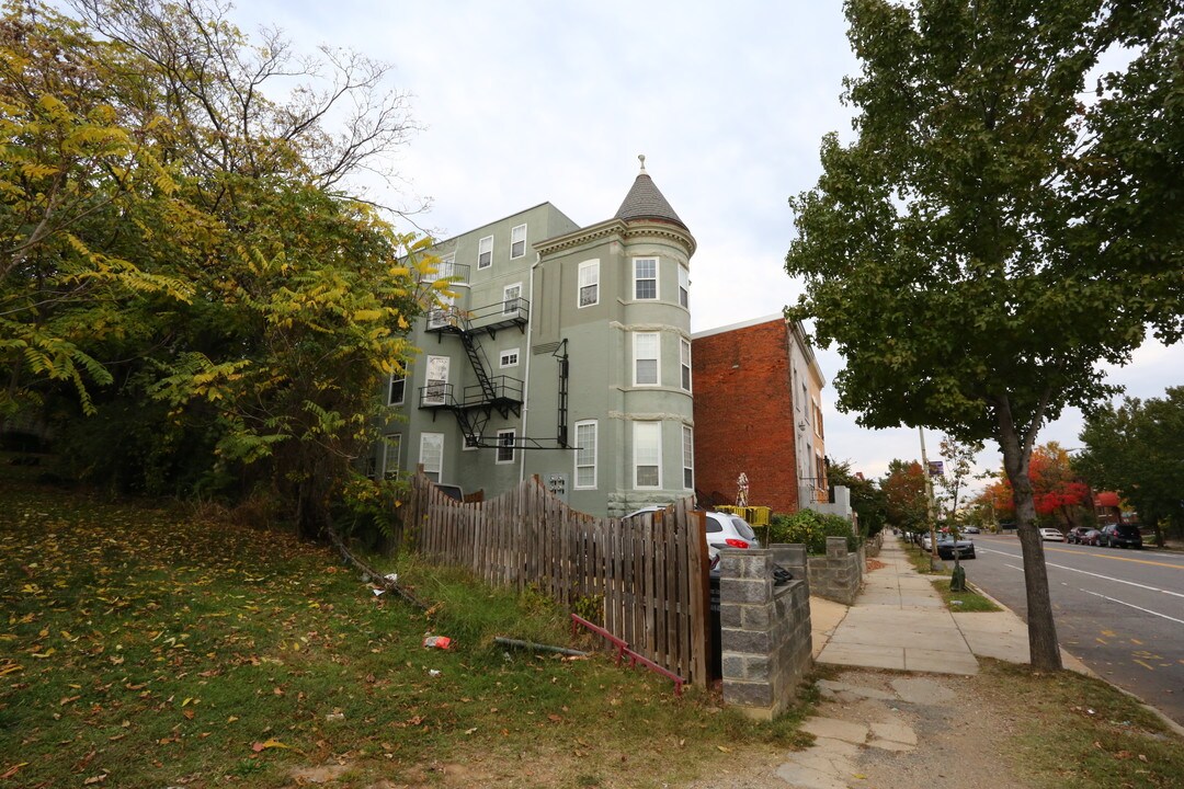 2002 4th St NE in Washington, DC - Building Photo