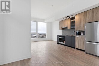 1037 The Queensway in Toronto, ON - Building Photo - Building Photo