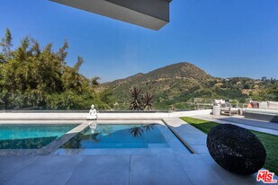 3437 Troy Dr in Los Angeles, CA - Building Photo