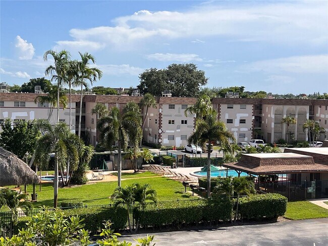 8101 SW 24th Ct-Unit -406 in Davie, FL - Building Photo - Building Photo