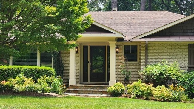 4615 Mystic Dr NE in Atlanta, GA - Building Photo - Building Photo