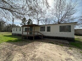 85 Young Rd in Huntsville, TX - Building Photo