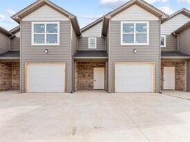 120 Abbey Park Ct in Granbury, TX - Building Photo