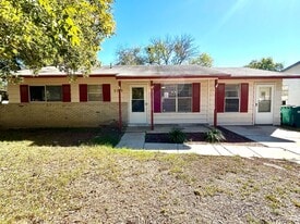 206 Northview Dr in Universal City, TX - Building Photo