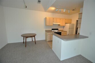 5709 Legacy Crescent Pl in Riverview, FL - Building Photo - Building Photo