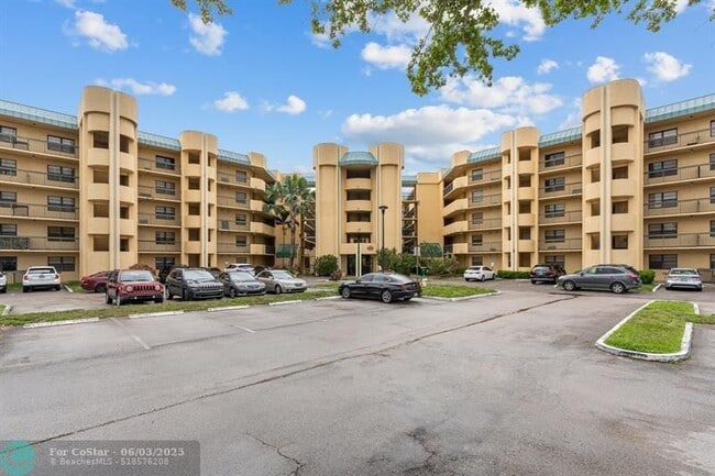 property at 6575 W Oakland Park Blvd