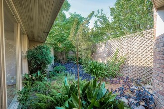 6002 Tam O Shanter Ln in Houston, TX - Building Photo - Building Photo