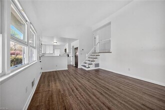 1013 Sherry Ave in Virginia Beach, VA - Building Photo - Building Photo