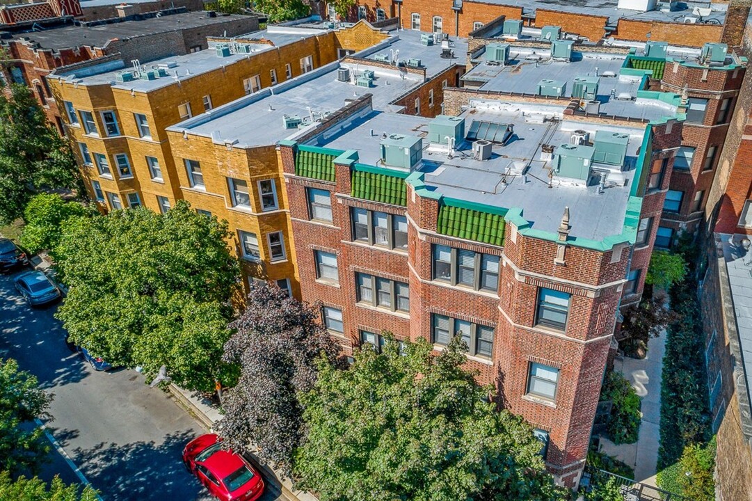 622-26 W. Roscoe in Chicago, IL - Foto de edificio