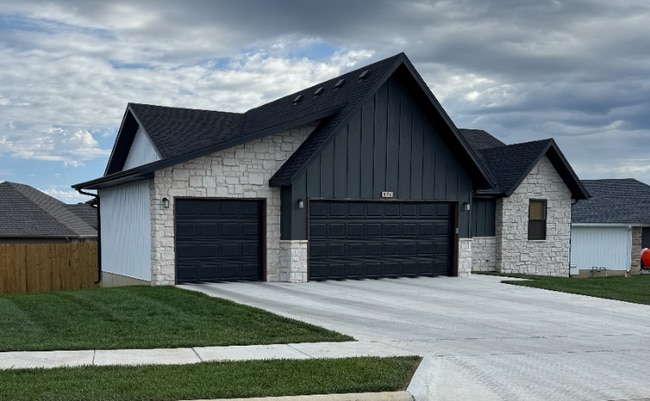 896 S Silverwood Ln in Nixa, MO - Building Photo - Building Photo