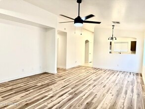 2432 W Tamarisk Ave in Phoenix, AZ - Building Photo - Building Photo