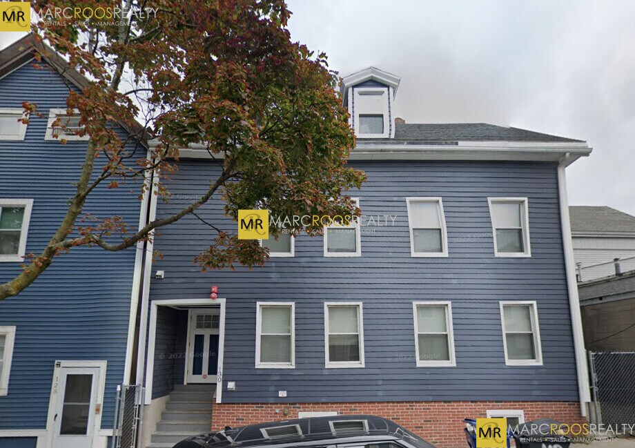 130 Brooks St, Unit #3 in Boston, MA - Foto de edificio