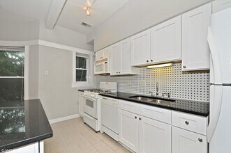 4055 N Sheridan Rd in Chicago, IL - Building Photo - Building Photo