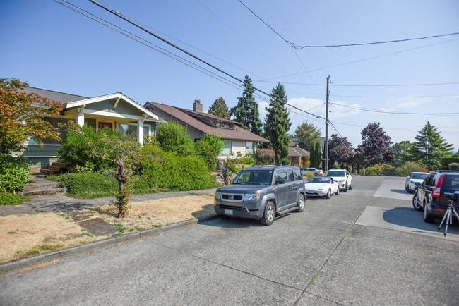 422 N 63rd St in Seattle, WA - Foto de edificio - Building Photo