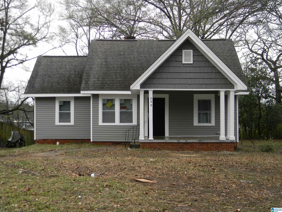 240 Pinewood Ave in Birmingham, AL - Foto de edificio