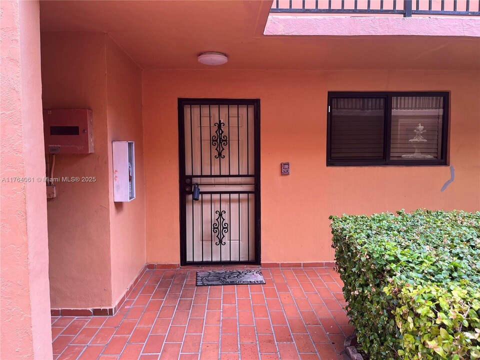 1340 W 41st St in Hialeah, FL - Building Photo