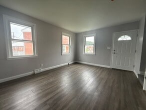 556 Chalcot Square in Essex, MD - Building Photo - Building Photo