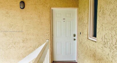 1566 SE Royal Green Cir in Port St. Lucie, FL - Building Photo - Building Photo