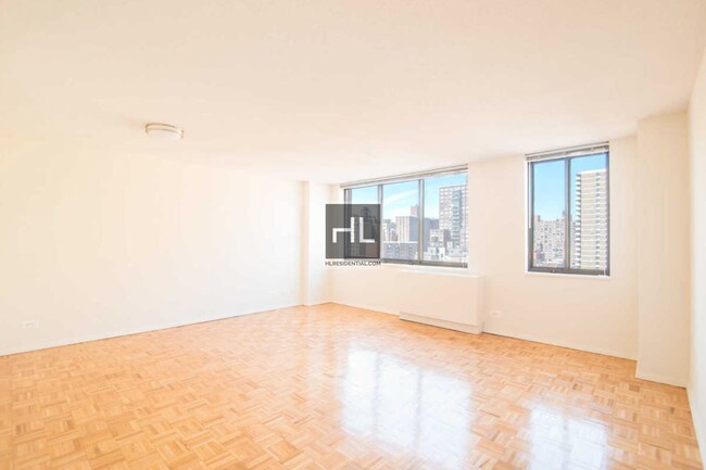 730 Columbus Ave-Unit -10C in New York, NY - Foto de edificio - Building Photo