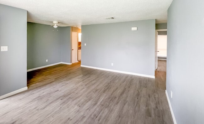 200 Uhland Rd, Unit 4 in San Marcos, TX - Foto de edificio - Building Photo