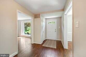 7616 Winterberry Pl in Bethesda, MD - Building Photo - Building Photo