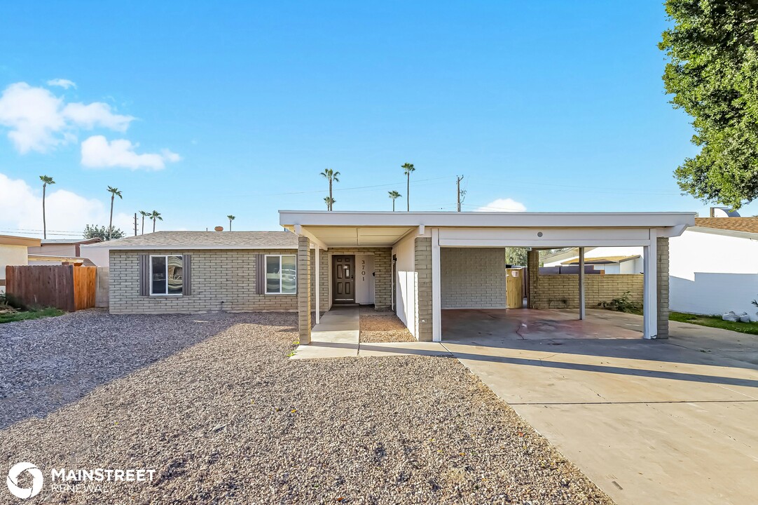 3701 W Loma Ln in Phoenix, AZ - Building Photo