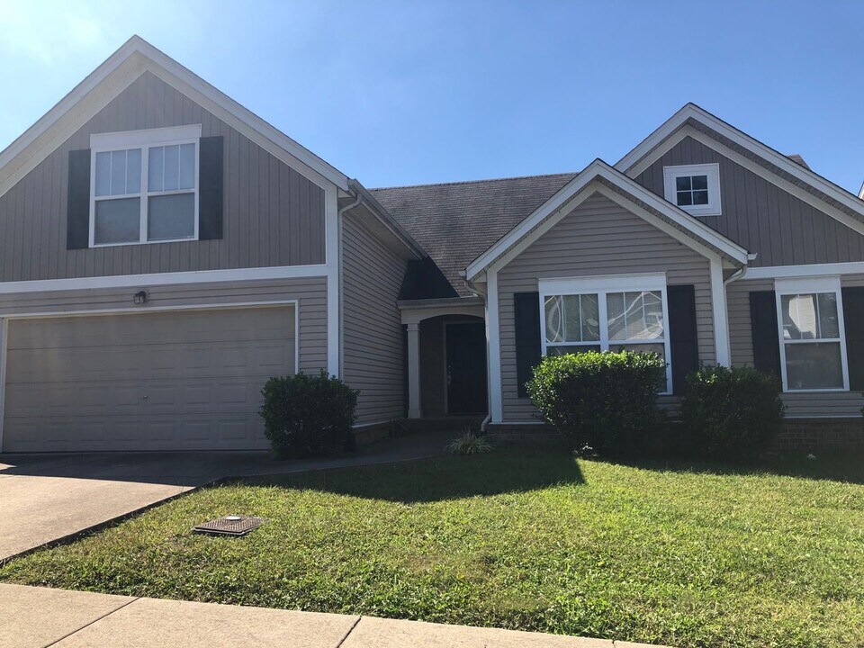 1012 Pawnee Trail in Nashville, TN - Building Photo