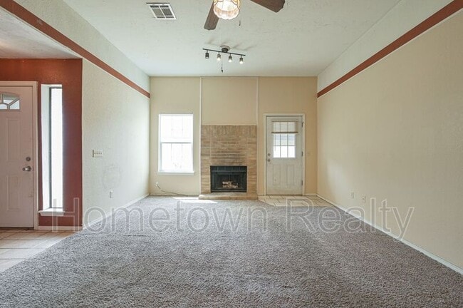2000 Twisted Oak Cir in Norman, OK - Building Photo - Building Photo