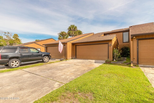 120 Lakewood Village Cir in Daytona Beach, FL - Foto de edificio - Building Photo
