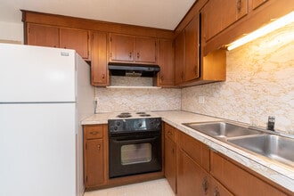 46 Grove St in Clinton, MA - Foto de edificio - Building Photo