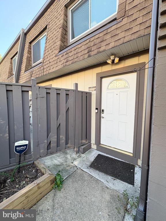 property at 3813 Segundo Pl