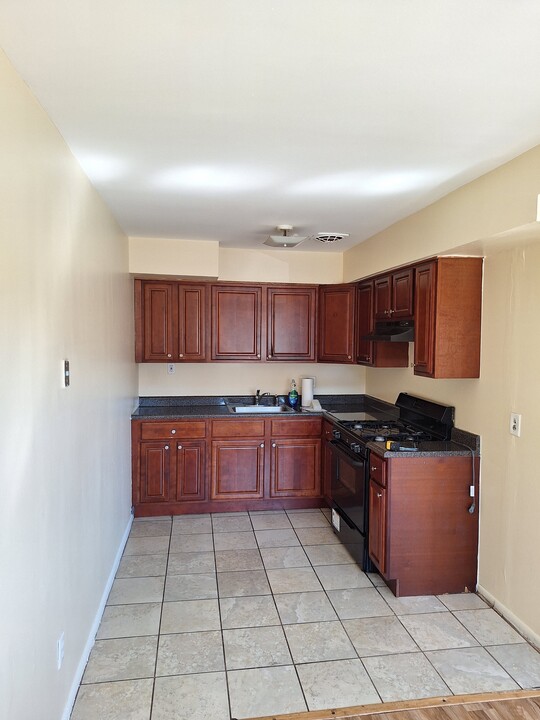 719 Red Lion Rd in Philadelphia, PA - Building Photo