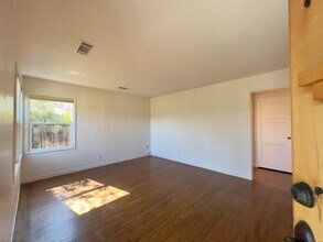 301 Monroe St in Napa, CA - Building Photo - Building Photo