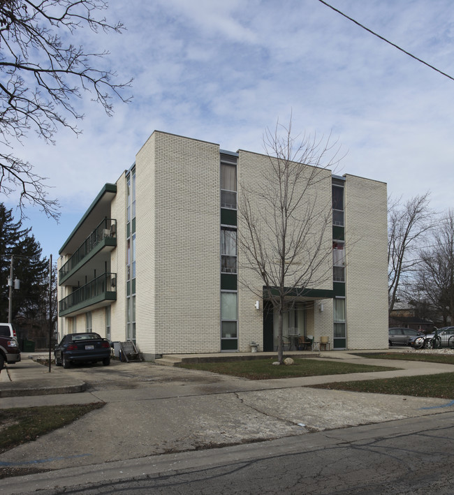 Oak Street Apartments in Dekalb, IL - Foto de edificio - Building Photo