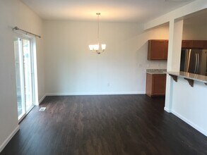 1142 Ebbets Dr in Tumwater, WA - Building Photo - Building Photo