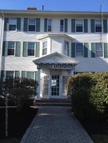 299 Nahant Rd, Unit 1 in Nahant, MA - Foto de edificio - Building Photo