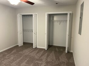 1100 NW Willow Dr in Grain Valley, MO - Building Photo - Building Photo