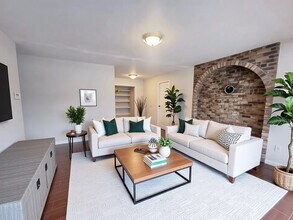 1102 Laurel St in Rome, NY - Building Photo - Building Photo