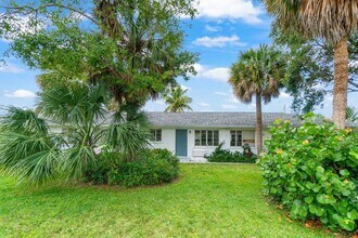 211 Sunrise Ave in Lantana, FL - Foto de edificio - Building Photo
