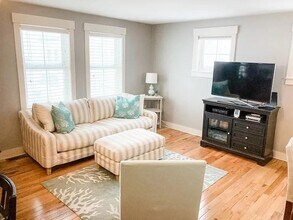 12 Park Ave in Narragansett, RI - Building Photo - Building Photo