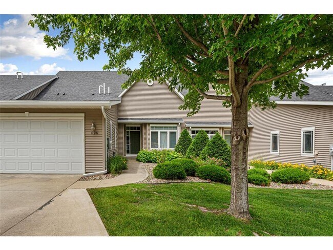 1128 Shumway Ct in Faribault, MN - Building Photo - Building Photo