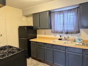 503 N Eastwood Dr, Unit 2a in Woodstock, IL - Foto de edificio - Building Photo