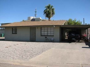 8243 E 1st Ave in Mesa, AZ - Foto de edificio - Building Photo