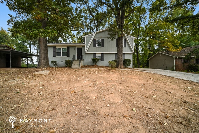 property at 2948 Medina Dr