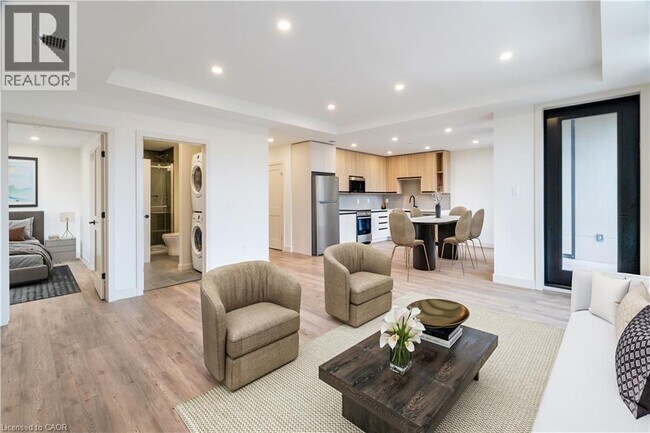 4390 Hillview Dr in Beamsville, ON - Building Photo - Building Photo