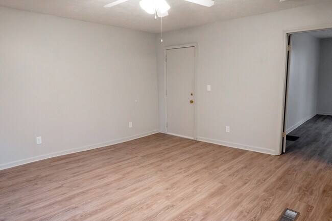 202 S Western Ave, Unit 1N in Bloomington, IL - Building Photo - Building Photo