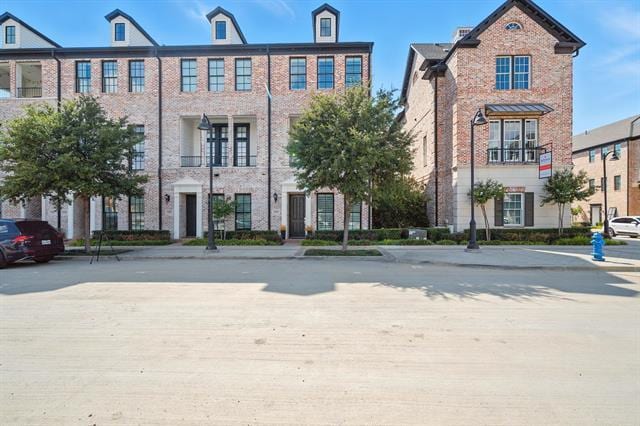 property at 14989 Oak St